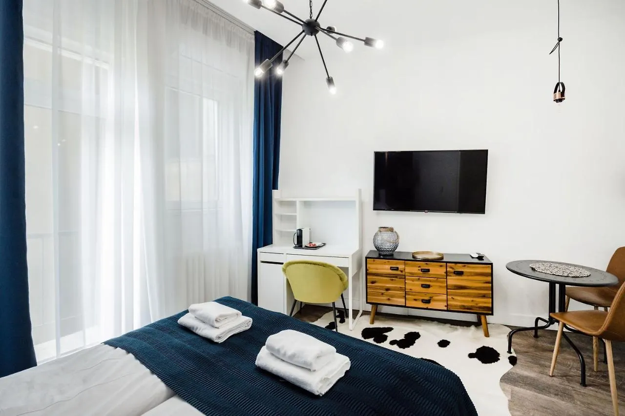 De Luxe Studio With Balcony In The Absolute Center Budapest 0*,  Hungary