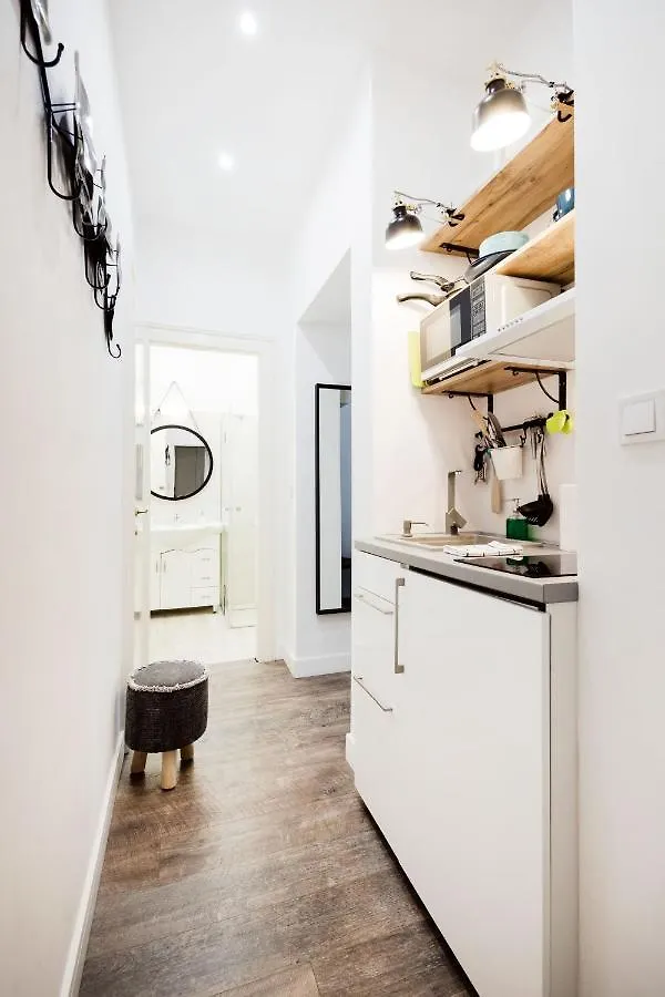 Apartment De Luxe Studio With Balcony In The Absolute Center Budapest